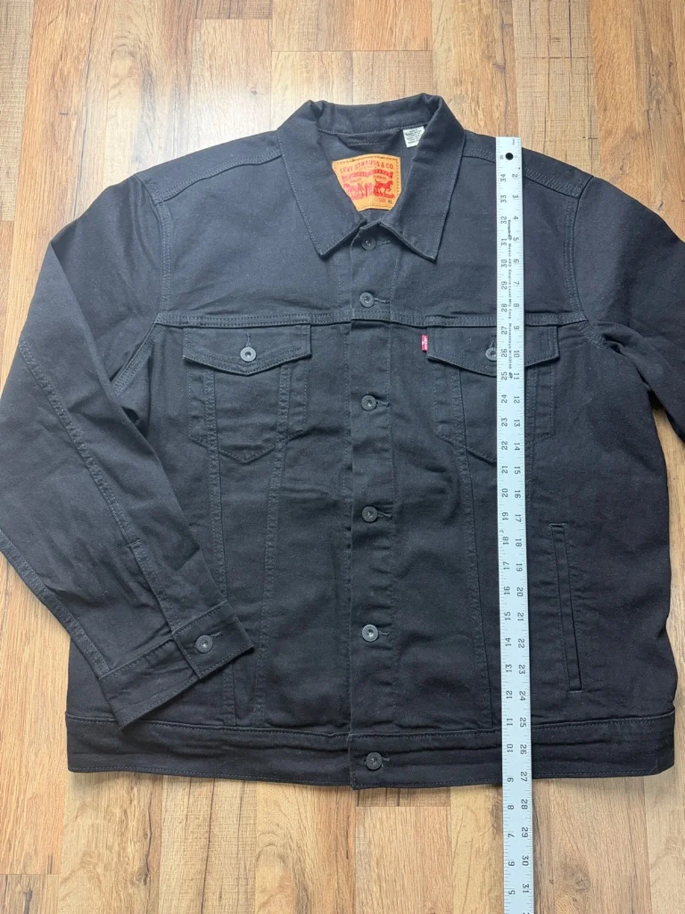 Men's Levi's Black Denim Jacket - Classic Trucker Style Size XL - Picture 4 of 9